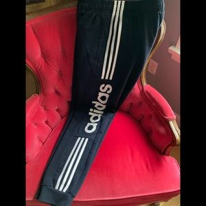 BRAND NEW ADIDAS SWEATPANTS w Pockets